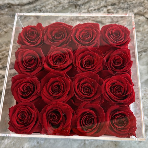 New Eterfield Rose color red 16 roses. - Picture 2 of 6